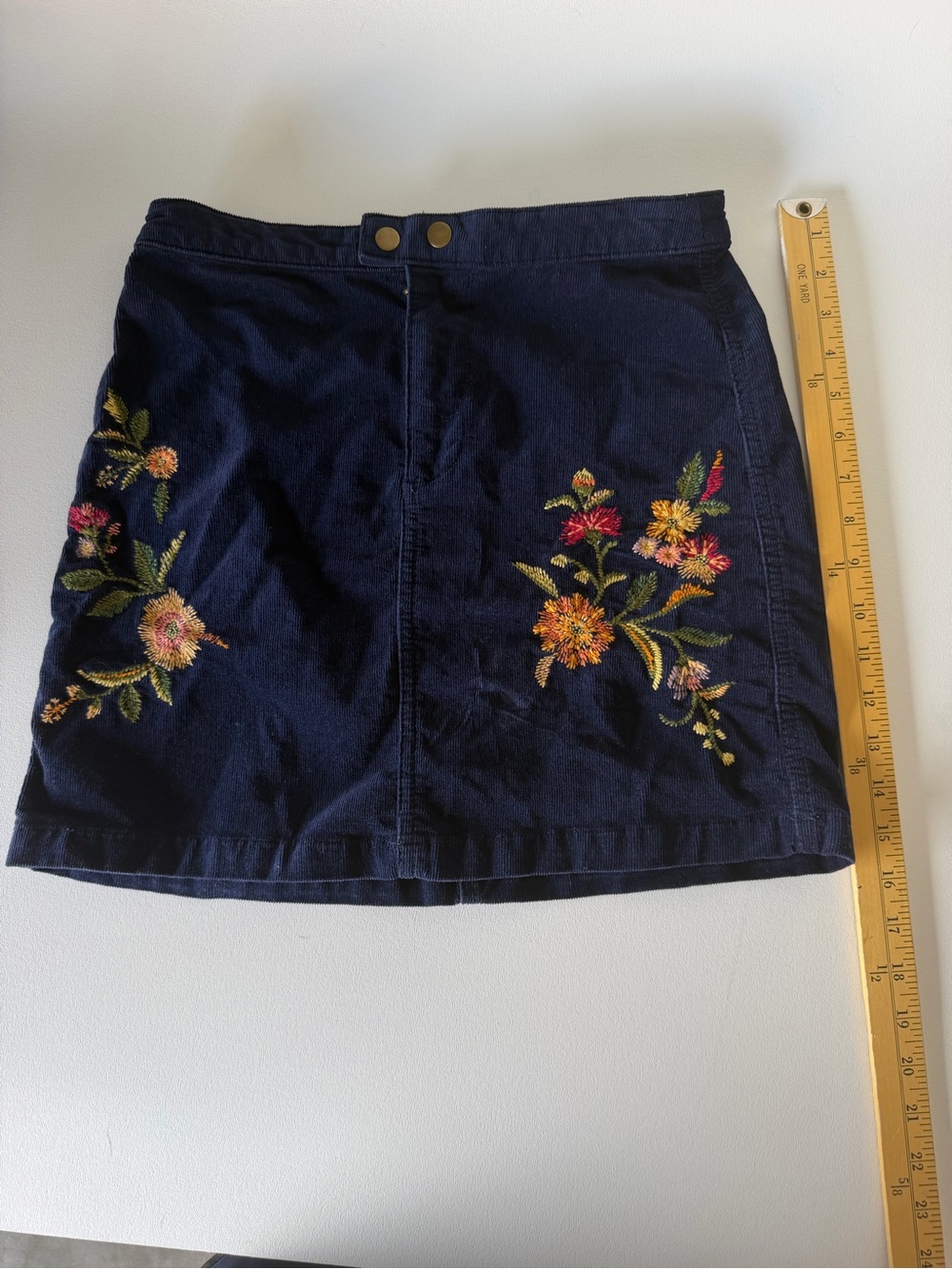 MOSSIMO Navy blue corduroy mini skirt with embroidered floral design SZ XS